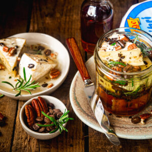 Brie mariné au sirop d’érable, café et noix de pécan