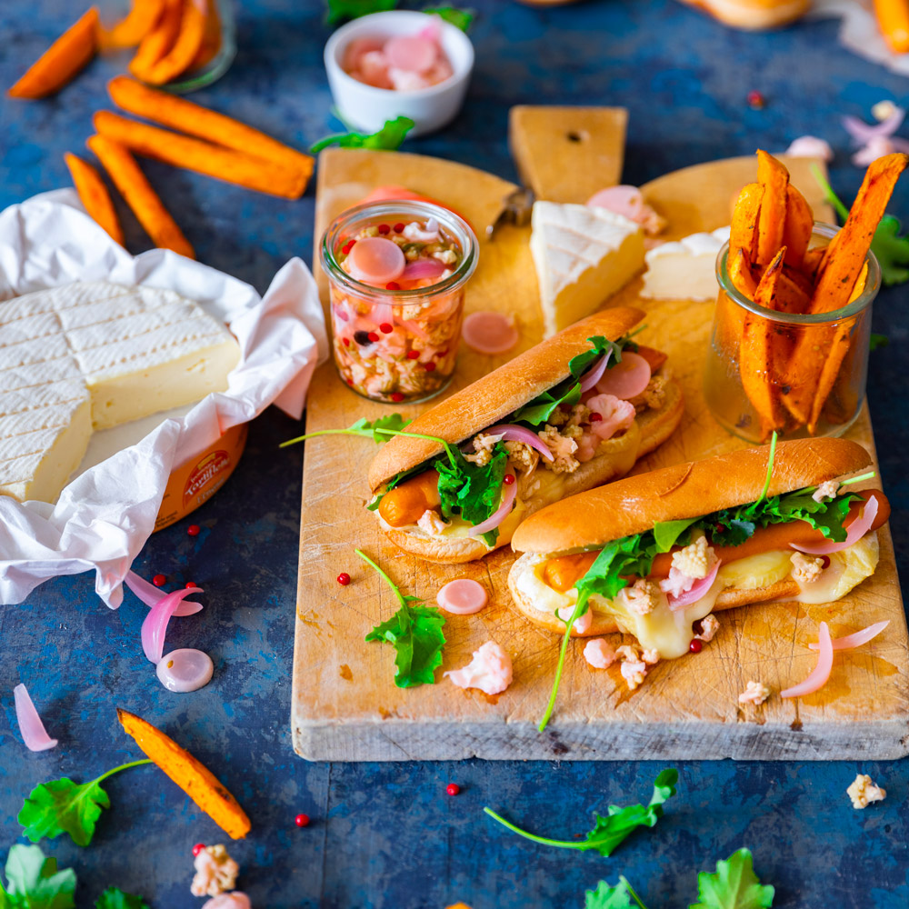 Vegetarian hot dog with Tartiflette cheese & sweet potato fries