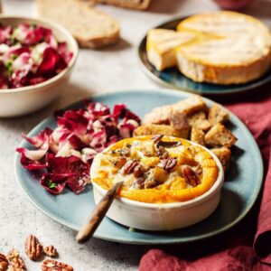 Marcaire stuffed with mushrooms, apples and pecans