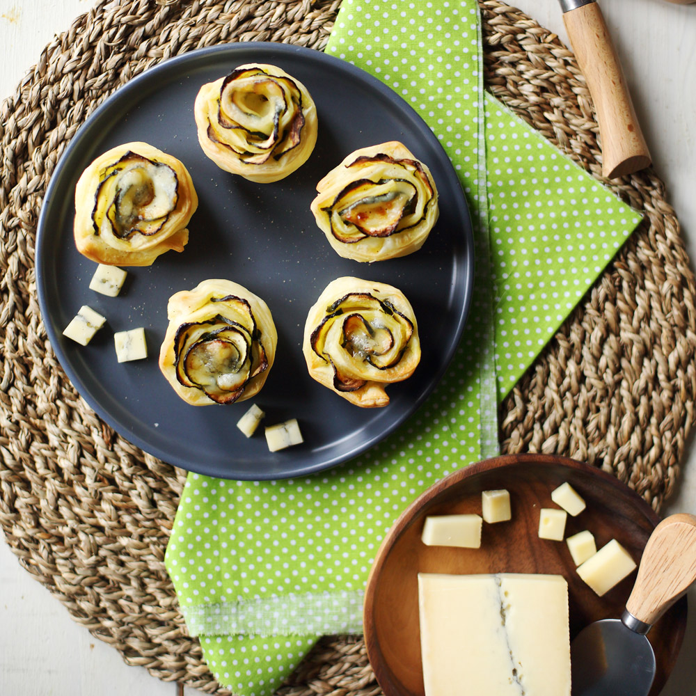 Roses feuilletées courgettes et Morbier