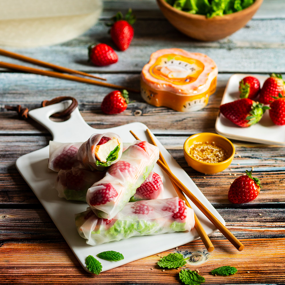 Rouleaux de printemps aux fraises et Fleur des Sources