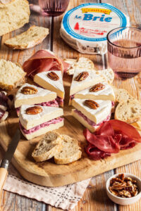 Brie farci betterave et noix de pécan caramélisées