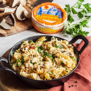 Gratin de pâtes au munster, champignons et ail