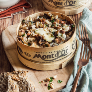 Mont d’Or aux champignons, persil et noisettes