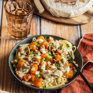 Spaghetti butternut, noisettes, lardons et sauce au fromage pour tartiflette